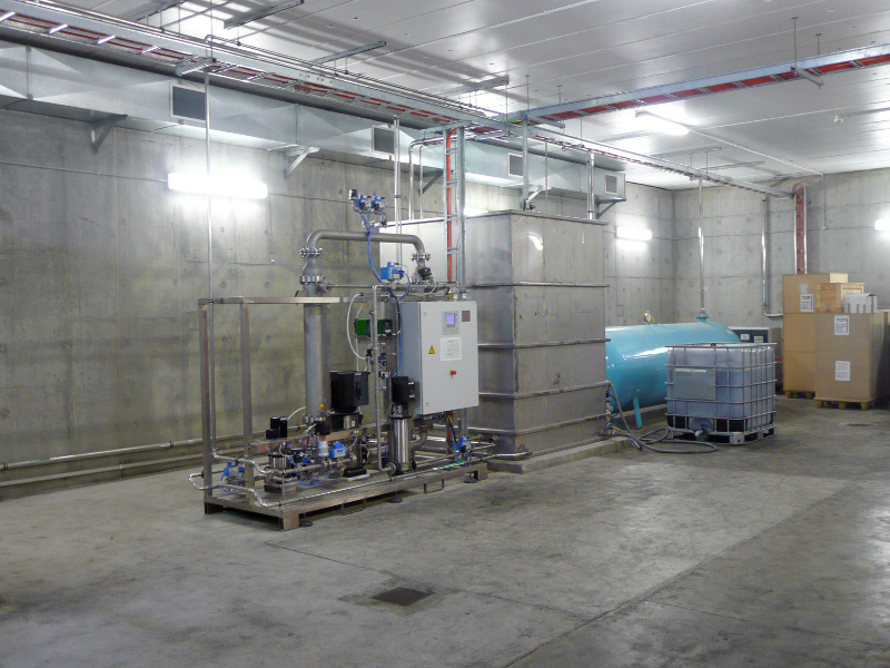 Sala técnica: los principales equipos auxiliares, como bombas, tanques, cuadros de control y planta de tratamiento de agua, se instalan juntos en una sala de máquinas accesible y de fácil mantenimiento