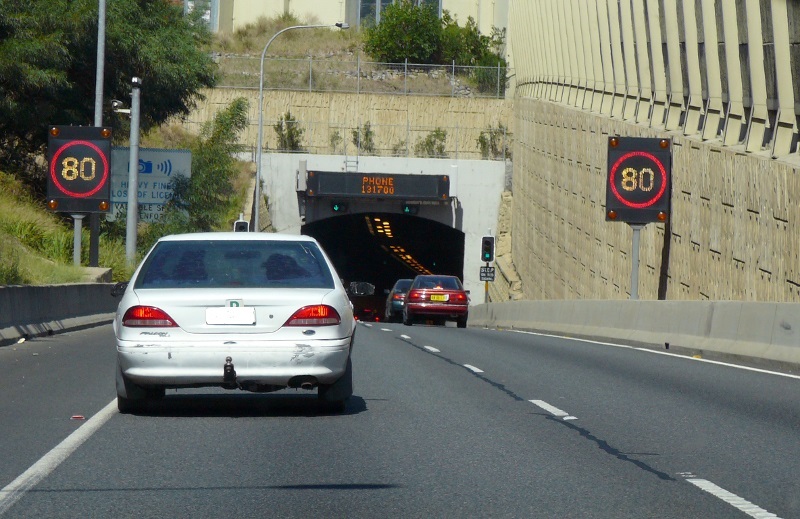 Tunneleinfahrt M5East in Sydney2