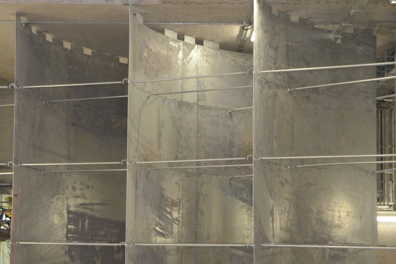 Beispielhafte Leitbleche für die Luftströmung (eingebaut im Ostgebäude)