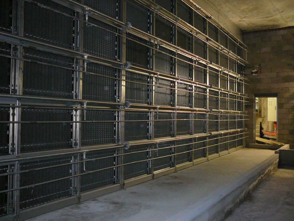 Wand mit Filtermodulen